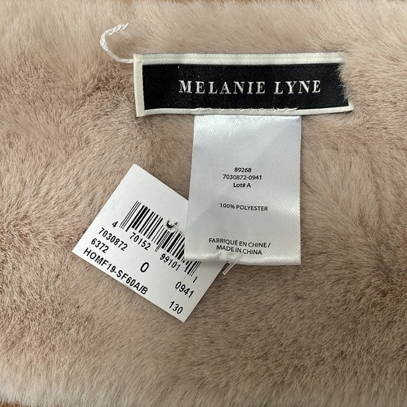 Melanie Lyne Faux Fur Scarf neck warmer with Buckle NWT - Picture 5 of 5